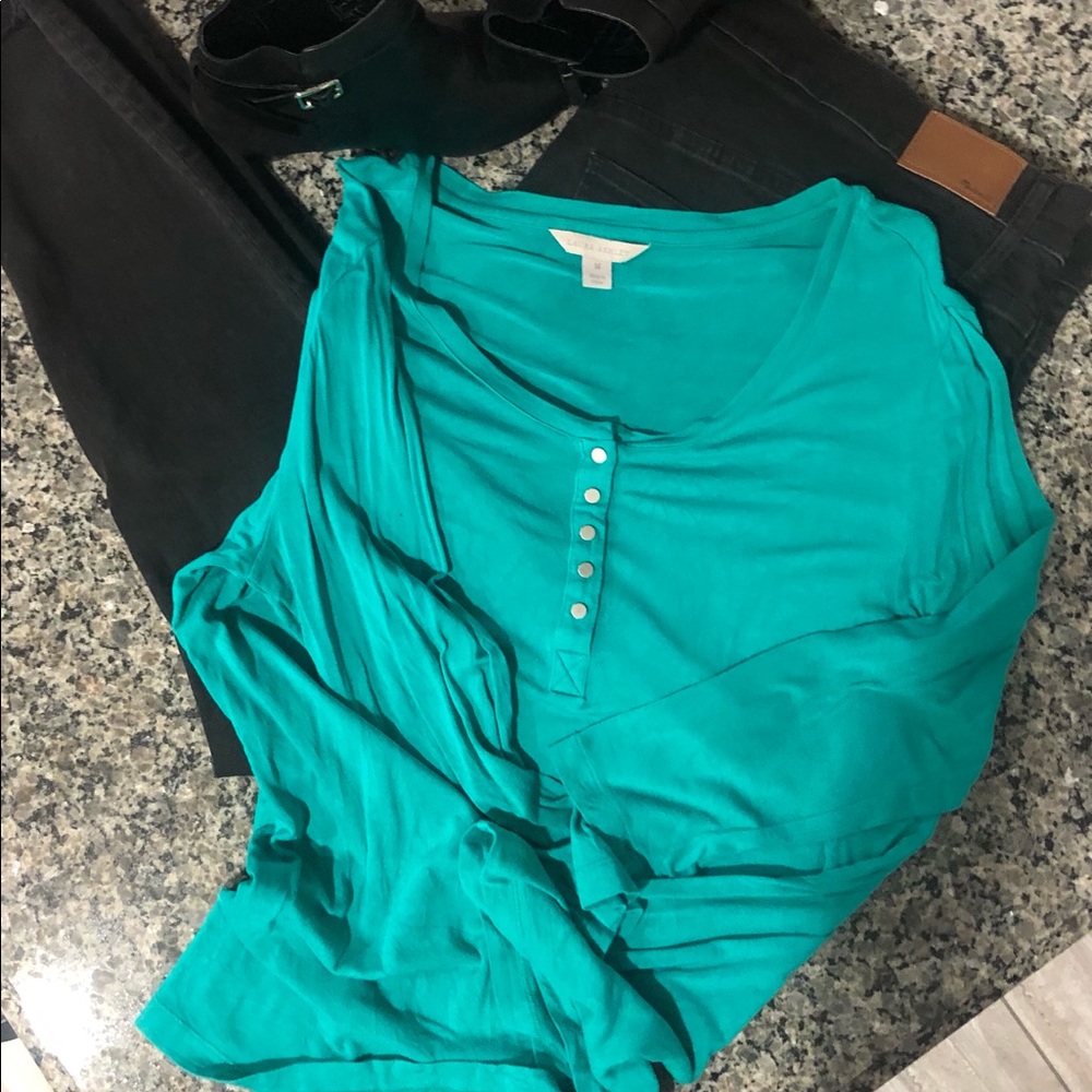 EUC women’s long sleeved tee shirt - M